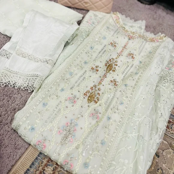 Agha noor dress medium - Picture 11 of 11